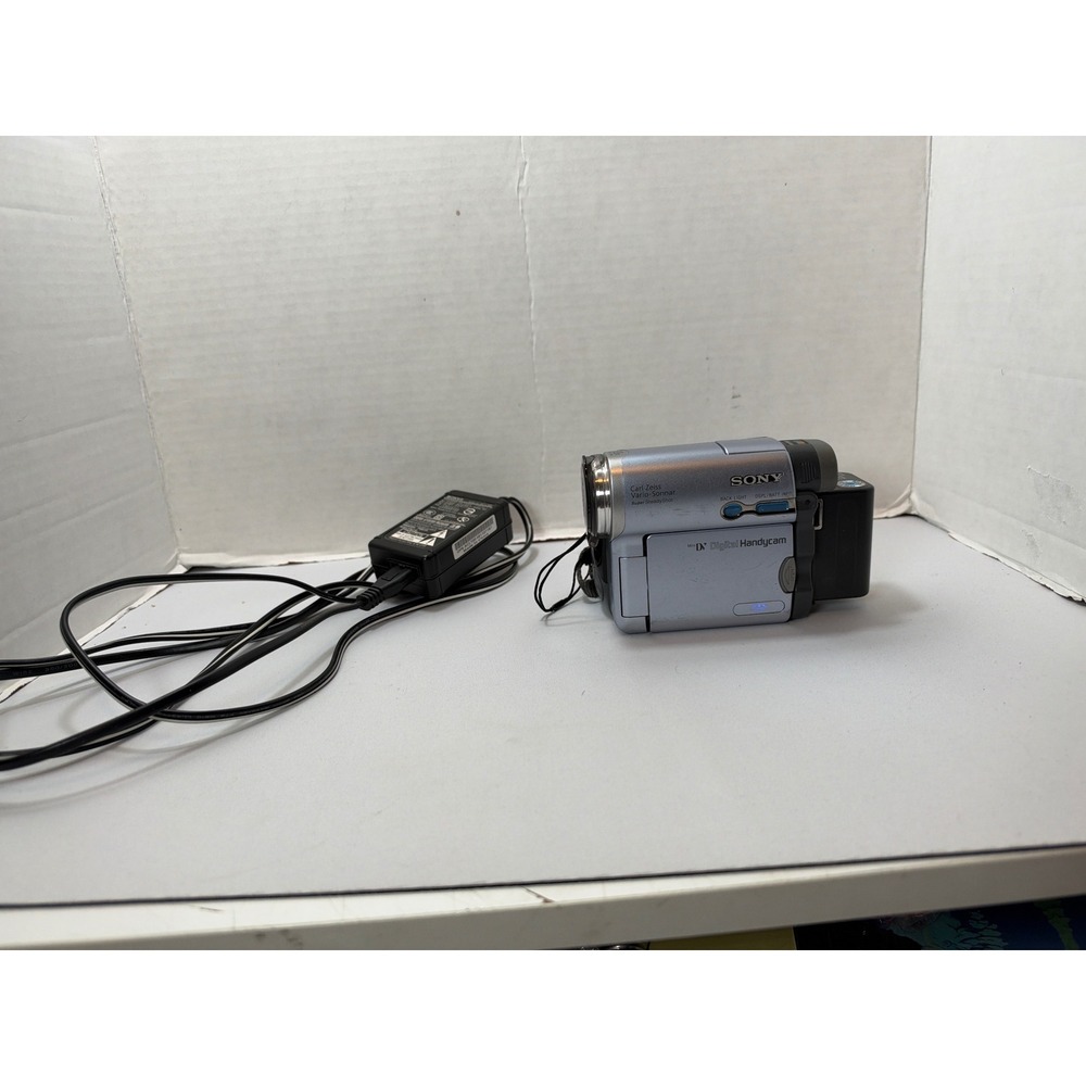 Sony Handycam DCR-TRV22 MiniDV Camcorder Silver Blue Digital Video Camera